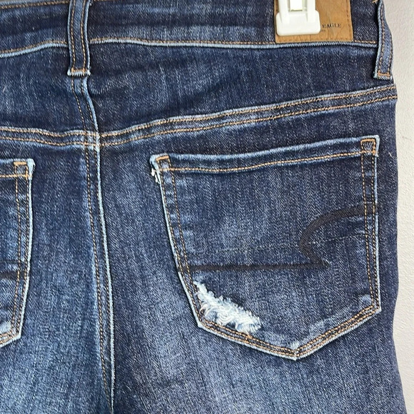 AMERICAN EAGLE Hi-Rise Shortie Shorts Blue Dark Wash Distressed Cutoffs Size 6 - Picture 5 of 11
